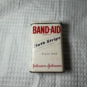 Vintage Johnson & Johnson Band-Aid Tin Cloth Strips w/ vintage shear-strips